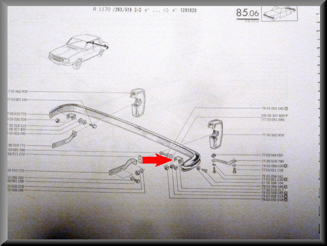 Bumpersteun links achter – Renault 12 – OEM 7700518317