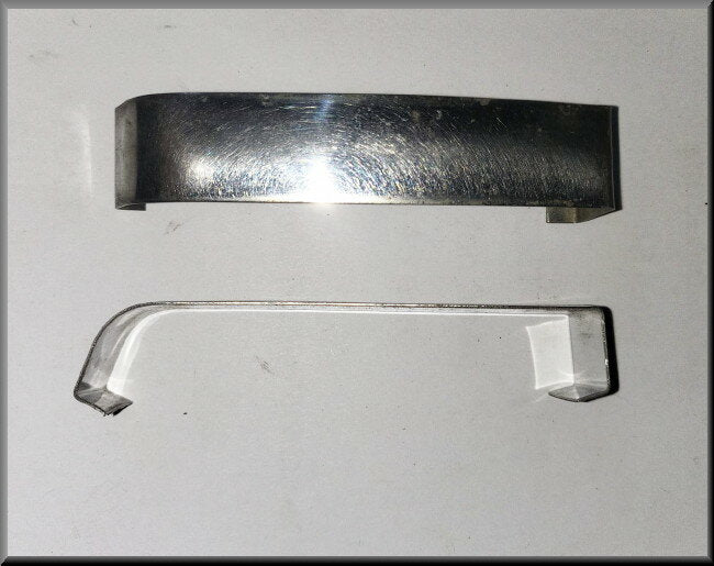Baguette pare-chocs avant gauche et droite – Renault 16 – OEM 0608448300