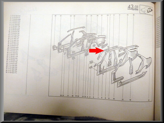 Binnenplaat bovenstijl portier links – Renault 18 – OEM 7700623690 – NOS