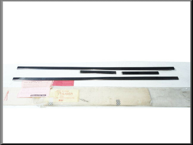 Zelfklevende beschermstrips – Renault 5 – OEM 7700589 – NOS