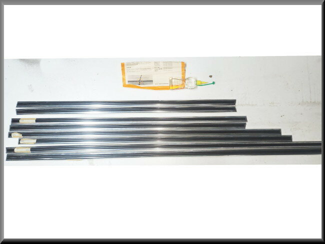 Bandes décoratives autocollantes Renault Boutique – Renault 20 - Renault 30 – OEM 7701395230