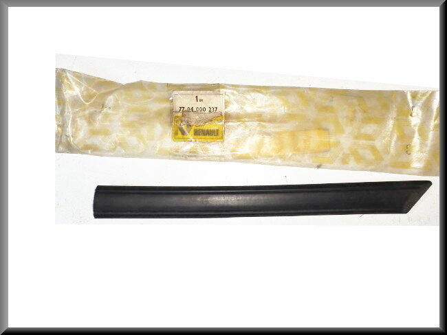 Moulure – Renault 18 – OEM 7704000237 – NOS