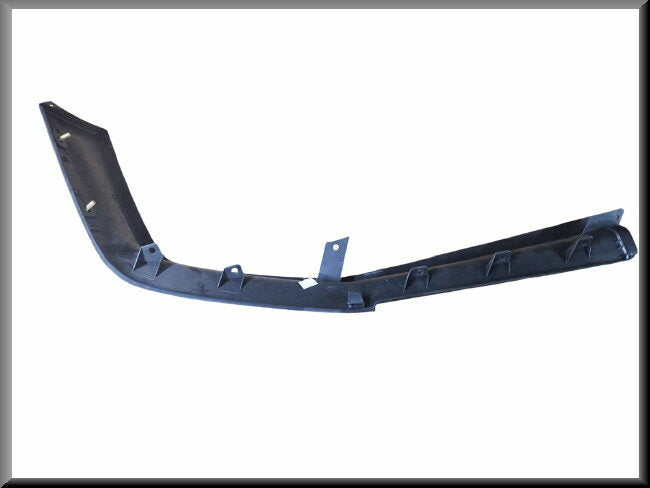 Spoiler deel rechts – Renault 21 – OEM 7700766211 – NOS