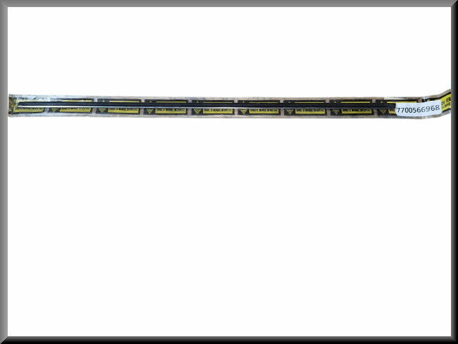 Baguette décorative arrière droite – Renault 6 – OEM 7700566968 – NOS