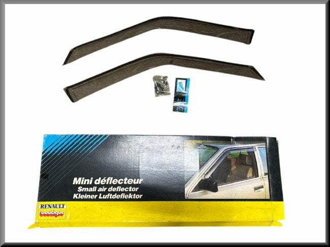 Side wind deflector set with mounting – Renault 25 – OEM 7701421611 – NOS