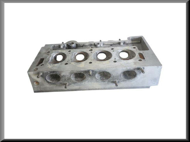 Cylinder head – Renault 12 Gordini – OEM 7701455332 / 2565846 – Used