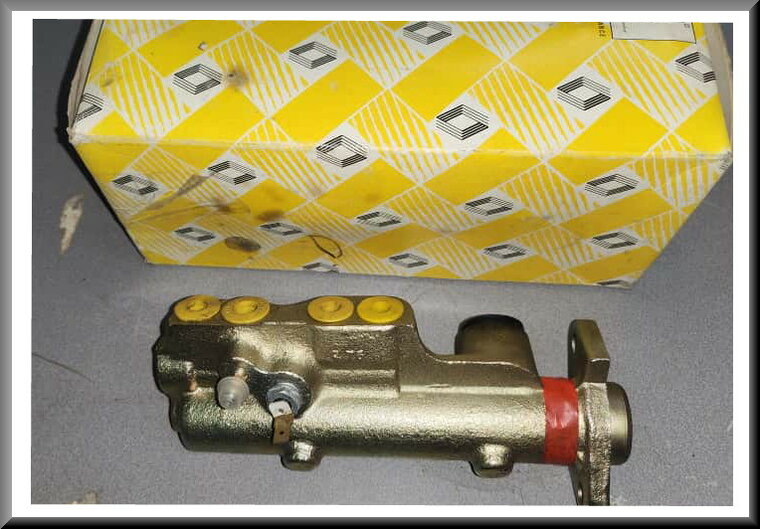 Master cylinder 19 mm – Renault 4 - Renault 5 - Renault 6 – OEM 7701349152 – NOS