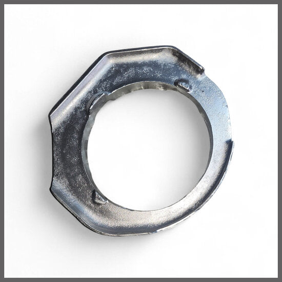 Veerschotel achterzijde aluminium – Renault 12 Gordini – OEM 7700523929 – NOS