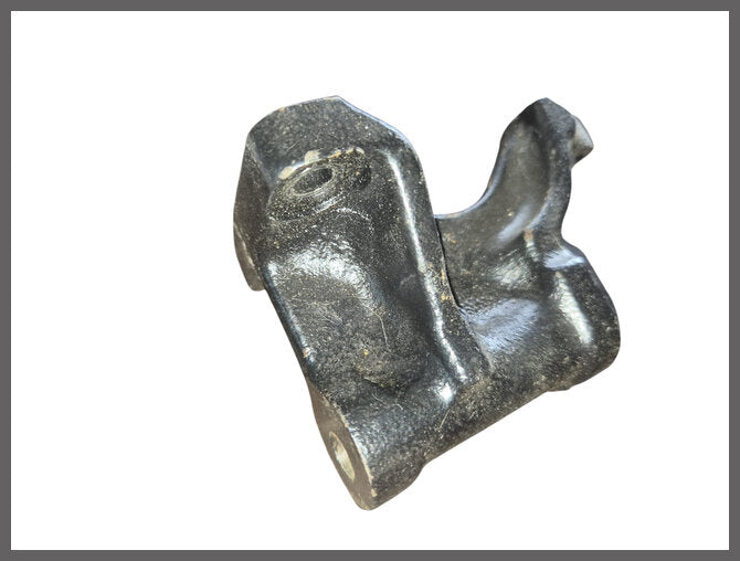 Support dynamo – Renault 12 – OEM 7700508220 – NOS