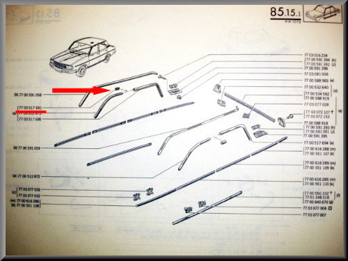 Koppelstuk dakgoot lijst – Renault 12 – OEM 7700517691