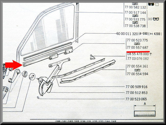 Profilé de vitre avant gauche – Renault 12 – OEM 7700557687