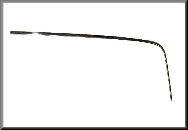 Windscreen trim rubber (top left) – Renault 16 – OEM 0857618200 – Used