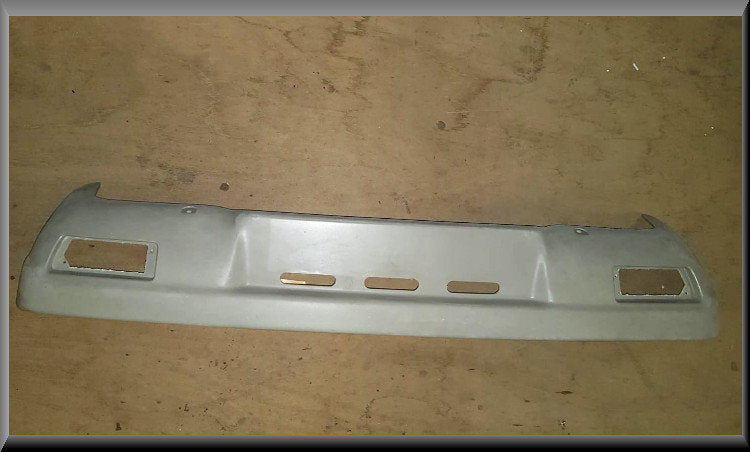 Pare-chocs avant (gris clair) – Renault 14 type 1 – OEM 7701461329 / 7700585251 – NOS