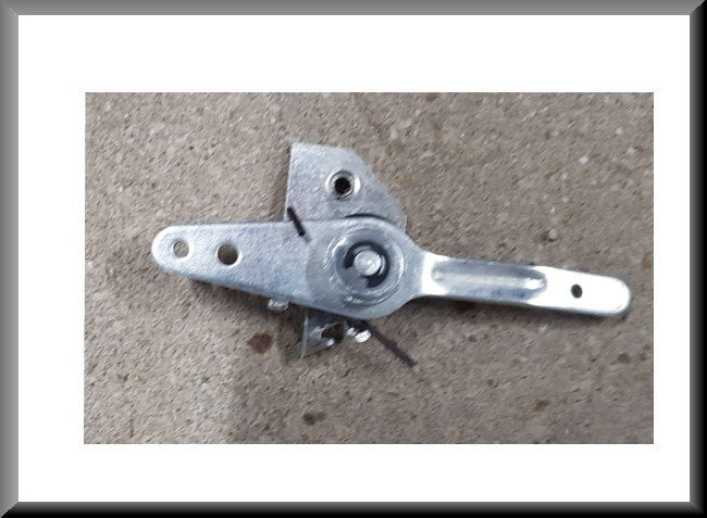 Portierslot opener voorzijde links – Renault 12 – OEM 7700568673
