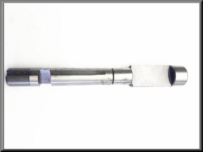 Reverse gear shaft (4 and 5 speed) – Renault 16 – OEM 7700573482 / 7700510822 / 0555777900