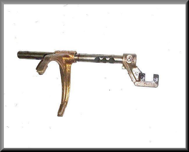 Gear selector fork 1st 2nd gear – Renault 12 – Renault 15 - OEM 7701539989