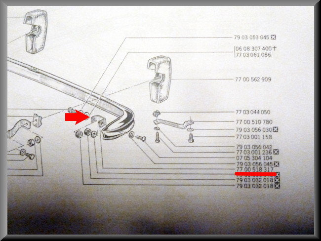 Bumpersteun links achter – Renault 12 – OEM 7700518317