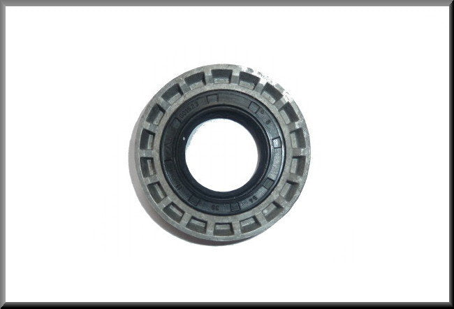 Oil seal and retaining screw (rubber oil seal) – Renault 12 – Renault 15 – Renault 17 – Renault 16 – OEM 7701460499A