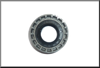 Oil seal and retaining screw (rubber oil seal) – Renault 12 – Renault 15 – Renault 17 – Renault 16 – OEM 7701460499A