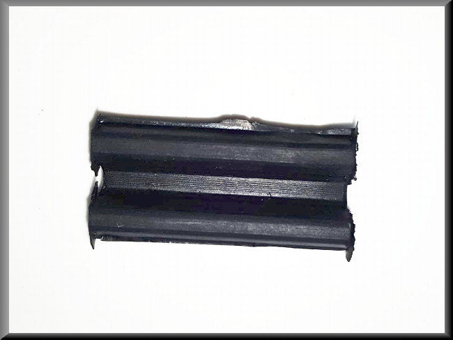 Radiateur rubber – Renault 12 – OEM 7700613390