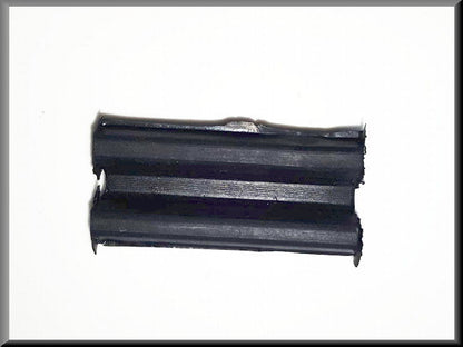 Radiateur rubber – Renault 12 – OEM 7700613390