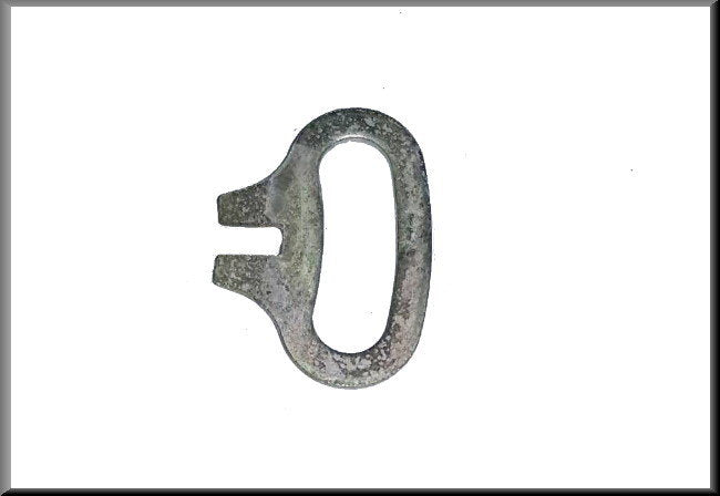 Differential bearing adjusting nut retaining plate (4-speed) – Renault 12 – OEM 0608306602