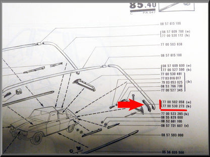 Eindkapje achterste daksierlijst – Renault 16 2e type – OEM 7700530273