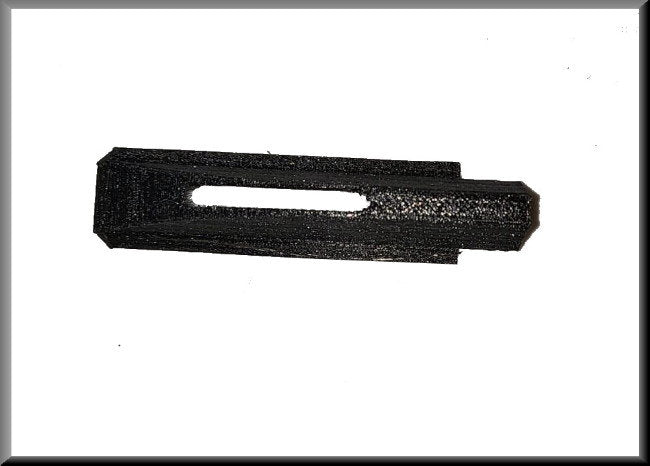 Eindkapje achterste daksierlijst – Renault 16 2e type – OEM 7700530273