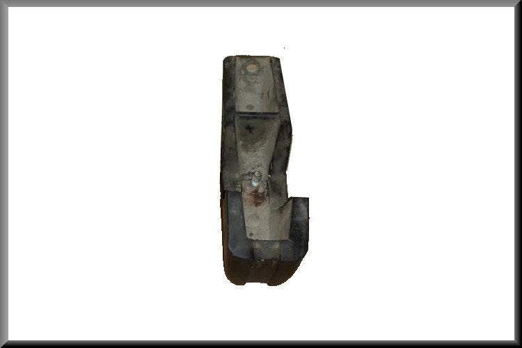 Bumperbuffer achter rechts (met opening voor de sierstrip) – Renault 16 L, TS (eerste type) – OEM 0830048400