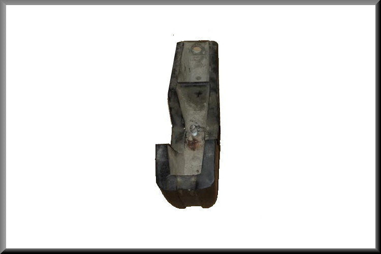 Butoir de pare-chocs arrière gauche premier type (avec ouverture pour le jonc chromé) – Renault 16 L- TS, premier type – OEM 0830048300