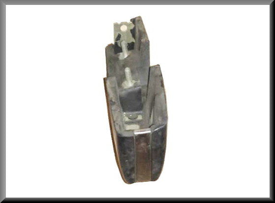 Butoir de pare-chocs avant gauche (avec logement pour le jonc) – Renault 16 TS – OEM 7700551293