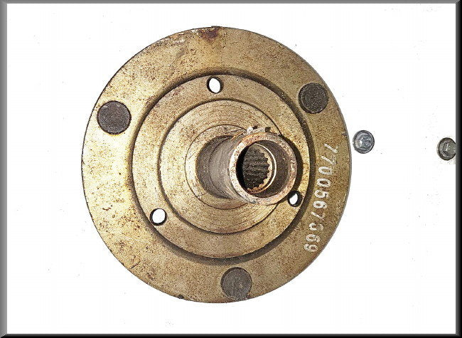 Moyeu de roue – Renault 16 – OEM 7700567869