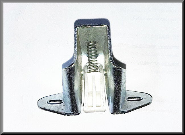 Achterklep slotvanger – Renault 12 – OEM 7701452497