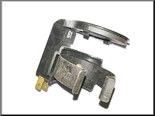 Capuchon de protection contacteur démarreur avec éclairage – Renault 16 TS – OEM 7700502464