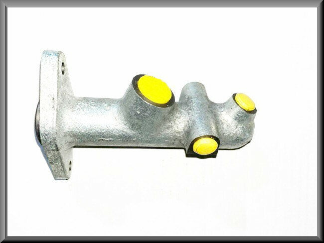 Hoofdremcilinder – Renault 12 – OEM 7700512828