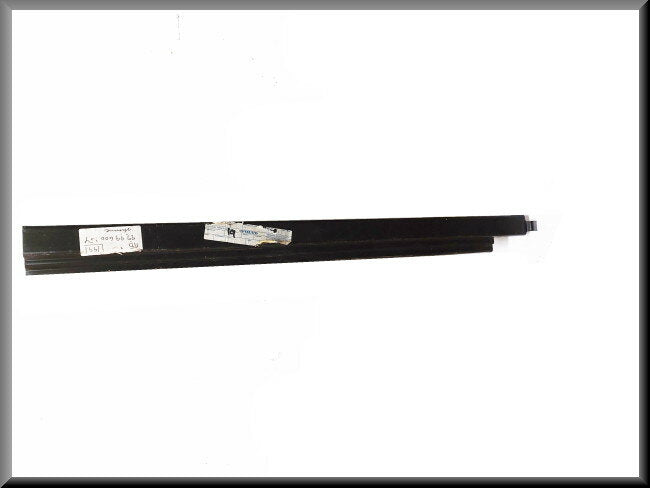 Deur balk  – Renault Trafic – OEM 7799600754 – NOS