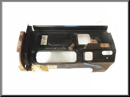 Hoekdeel achterzijde rechts  – Renault Trafic – OEM 7701461702 – NOS