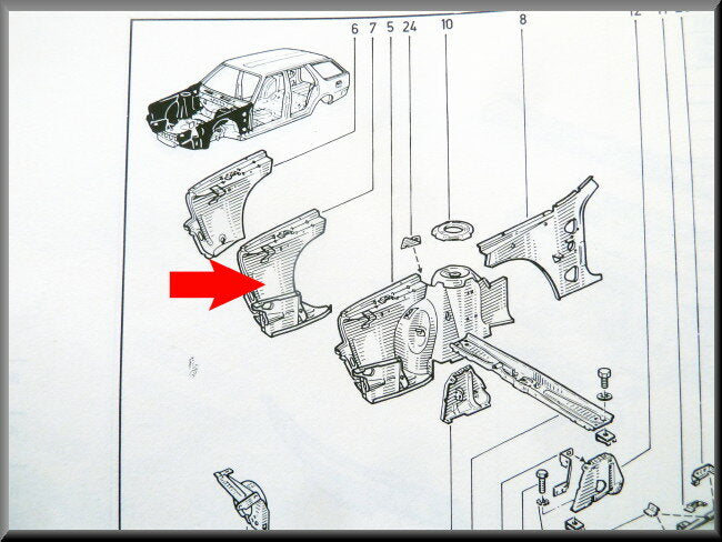 Hoekstuk voorscherm rechts  – Renault 18 – OEM 7701460740 – NOS