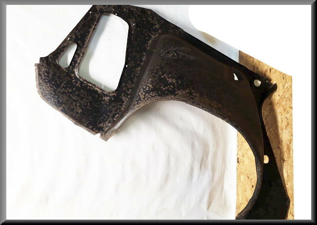 Passage de roue arrière droit – Renault 20 - Renault 30 – OEM 7700571279 – NOS