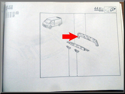Dwarsbalk achterzijde  – Renault Trafic – OEM 7701461675 – NOS