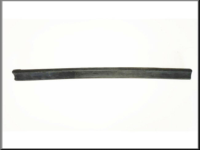 Bumper trim rear center – Renault 20 - Renault 30 – OEM 7700674570 – NOS