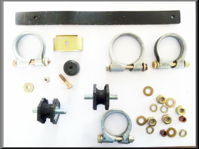 Uitlaat bevestigingsset – Renault 16 TX, TS – OEM 7701460221