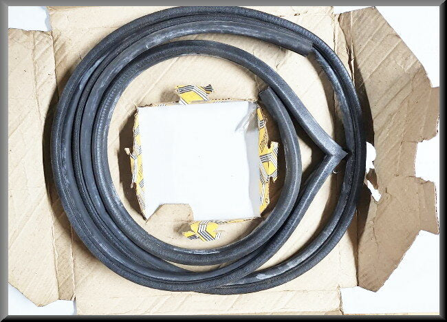 Portier rubber voorzijde links – Renault 20 - Renault 30 – OEM 7701348776