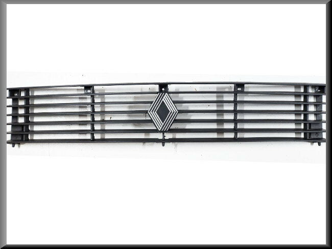 Grill  - Renault Trafic – OEM 7704002622 – NOS