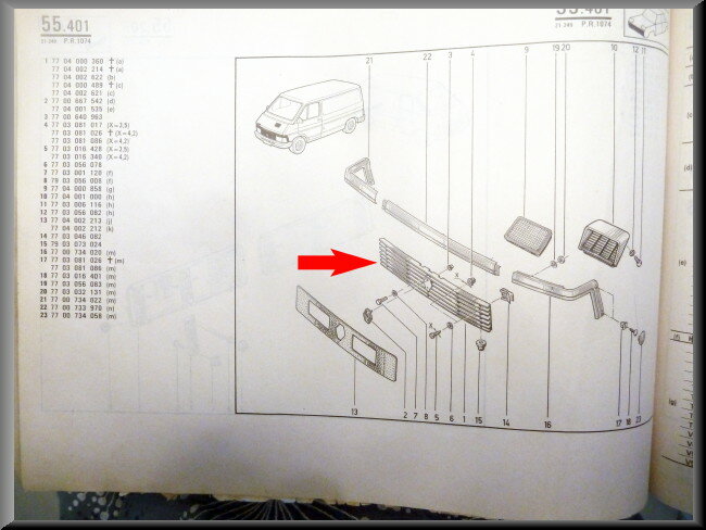 Grill  - Renault Trafic – OEM 7704002622 – NOS