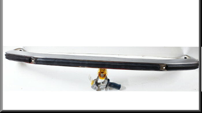 Pare-chocs avant avec bande en caoutchouc – Renault 20 – Renault 30 (R1271 et 1272) - OEM 7700589872 – NOS