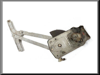 Mécanisme de lève-vitre avant droit – Renault 16 TX, TS – OEM 7701015491