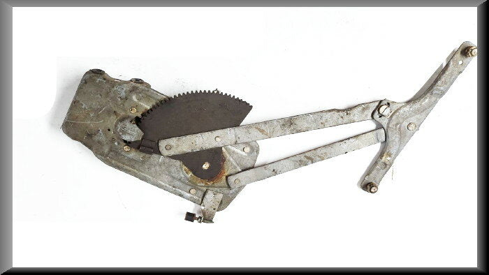 Mécanisme de lève-vitre avant droit – Renault 16 TX, TS – OEM 7701015491