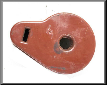 Afdekkapje achterklep scharnier rechts (ROOD) – Renault 16 – OEM 7700587636