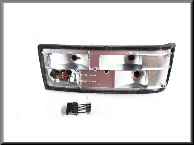 Rear light unit right – Renault 14 – OEM 7701020350 and 7701025909 and 7700546806 and 7701021579